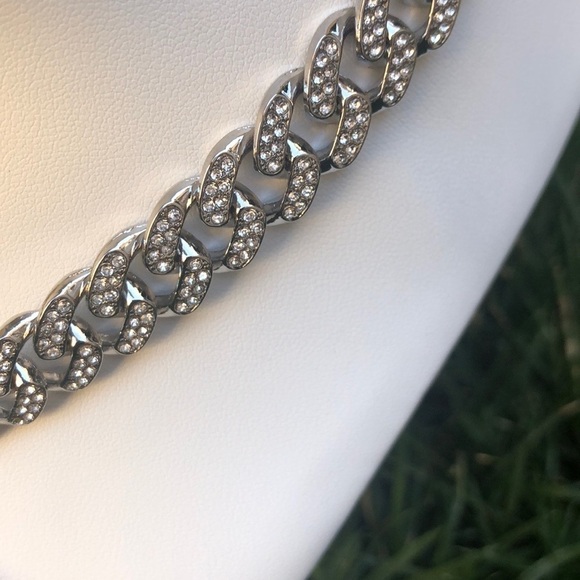 UNISEX Bite Lip Shape Pendant Necklace with 13mm Crystal Chain. Rhinestone pink - Picture 5 of 6